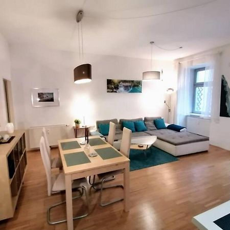 Nd Exquisites Wundervolles Ruhiges Terrassenapartment Mit Garage Bécs Kültér fotó