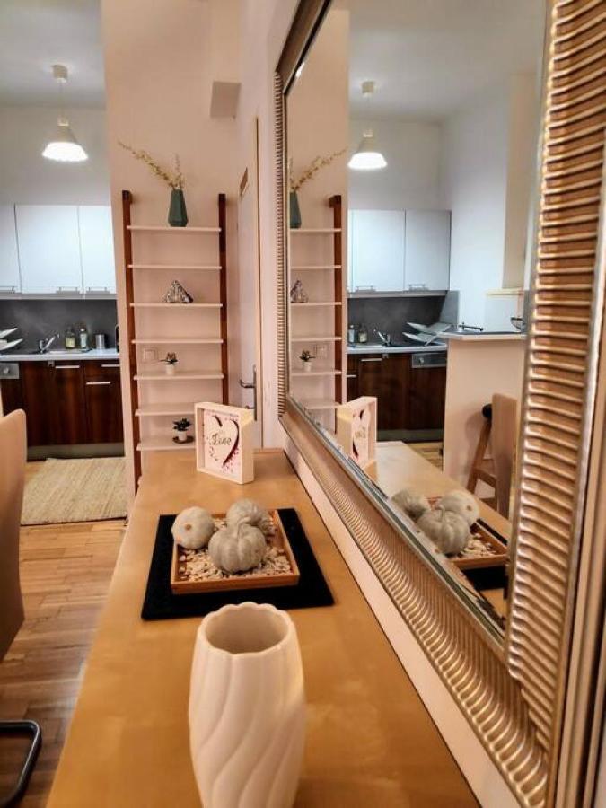 Nd Exquisites Wundervolles Ruhiges Terrassenapartment Mit Garage Bécs Kültér fotó