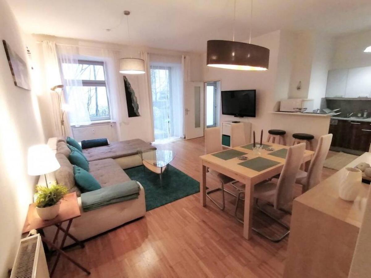 Nd Exquisites Wundervolles Ruhiges Terrassenapartment Mit Garage Bécs Kültér fotó