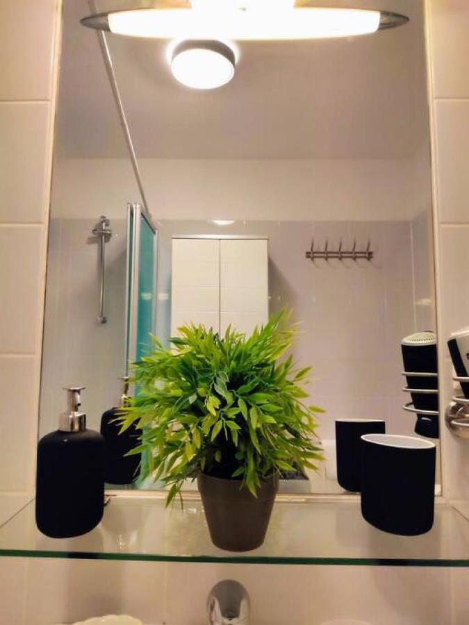 Nd Exquisites Wundervolles Ruhiges Terrassenapartment Mit Garage Bécs Kültér fotó