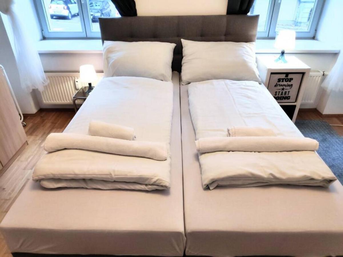 Nd Exquisites Wundervolles Ruhiges Terrassenapartment Mit Garage Bécs Kültér fotó