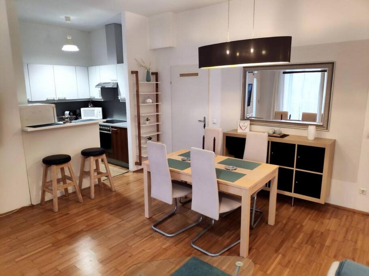Nd Exquisites Wundervolles Ruhiges Terrassenapartment Mit Garage Bécs Kültér fotó