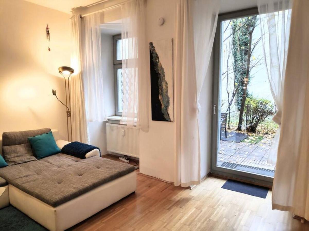 Nd Exquisites Wundervolles Ruhiges Terrassenapartment Mit Garage Bécs Kültér fotó