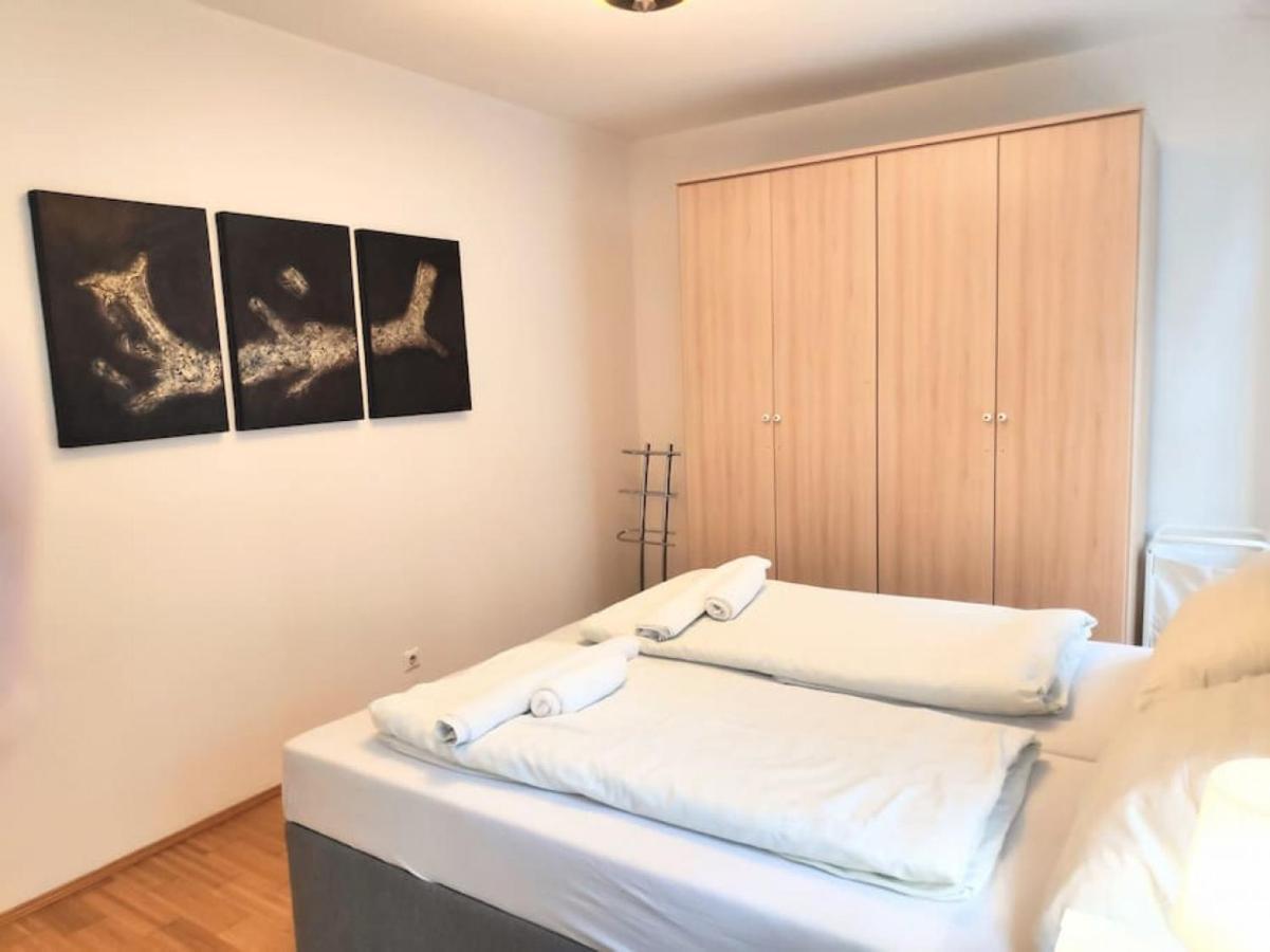 Nd Exquisites Wundervolles Ruhiges Terrassenapartment Mit Garage Bécs Kültér fotó