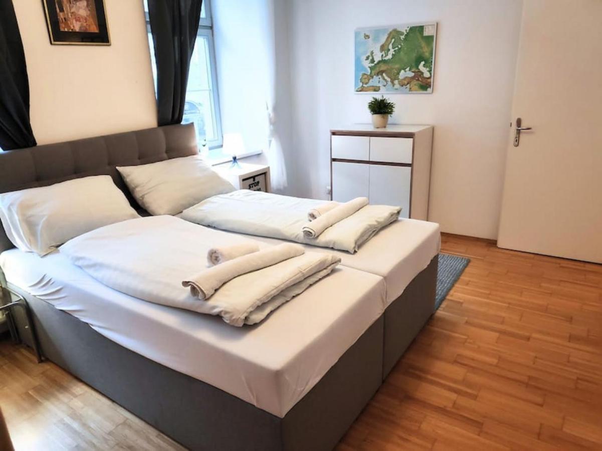 Nd Exquisites Wundervolles Ruhiges Terrassenapartment Mit Garage Bécs Kültér fotó