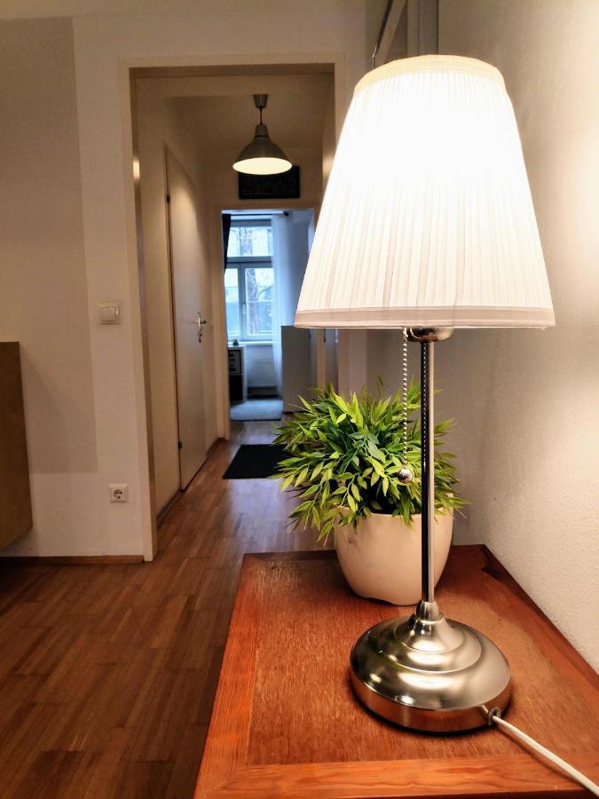 Nd Exquisites Wundervolles Ruhiges Terrassenapartment Mit Garage Bécs Kültér fotó