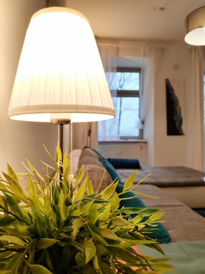 Nd Exquisites Wundervolles Ruhiges Terrassenapartment Mit Garage Bécs Kültér fotó